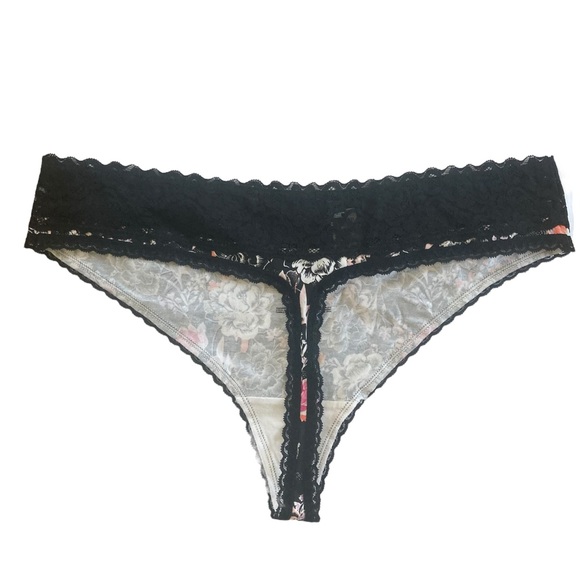 TORRID: NWT Cotton Mid-Rise Thong Lace Trim Panty - Size 2 / 2x - Picture 4 of 7